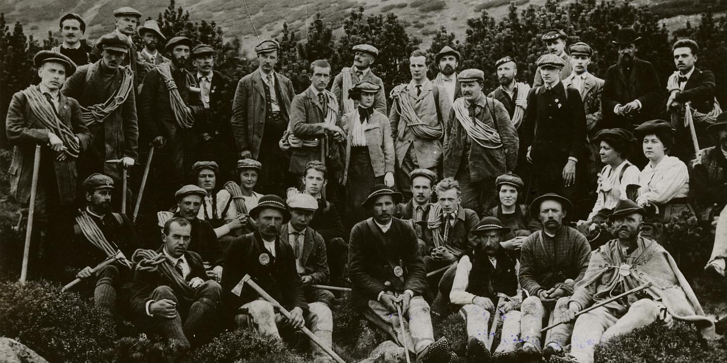 Sekcja Turystyczna Polskiego Towarzystwa Tatrzańskiego na Hali Gąsiennicowej, 1910 r.